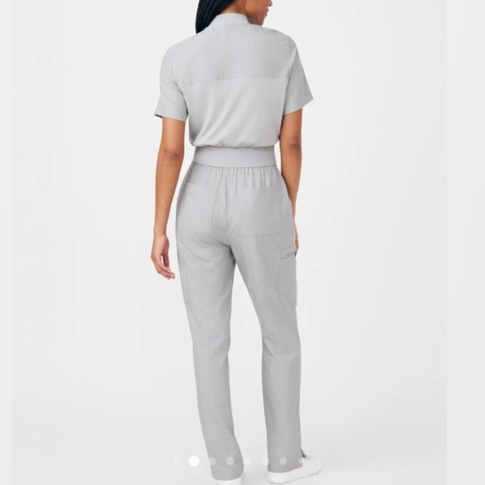New Beyond Scrubs Heather Light Gray Beyond Happy 7-Pocket Cargo Jumpsuit Large - Picture 9 of 11